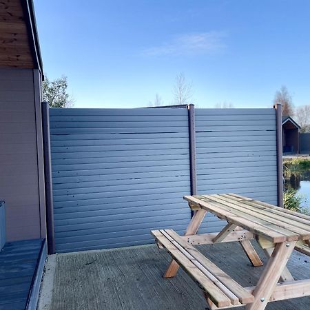 Lakeside Fishing Retreats Boston Buitenkant foto